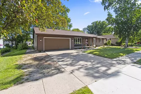 Exterior - 933 E Capitol Dr, Appleton, WI 54911 photo 11 of 11