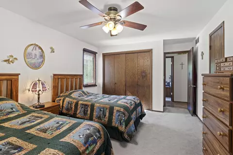 Bedroom - 933 E Capitol Dr, Appleton, WI 54911 photo 4 of 8