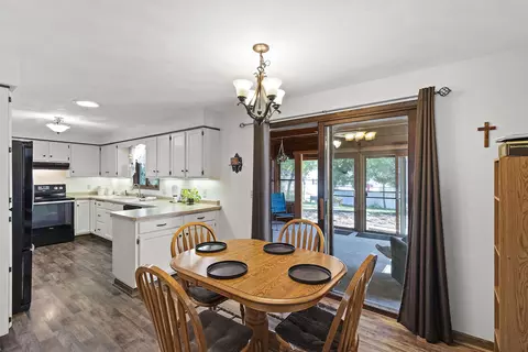 Dining - 933 E Capitol Dr, Appleton, WI 54911 photo 2 of 3