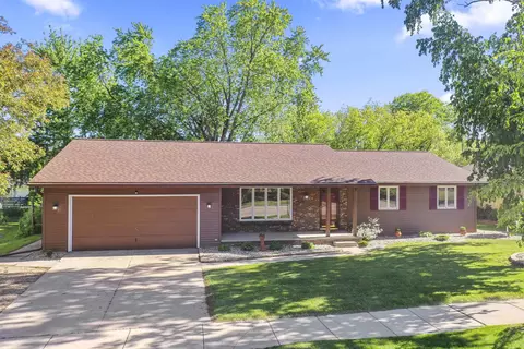 Exterior - 933 E Capitol Dr, Appleton, WI 54911 photo 2 of 11