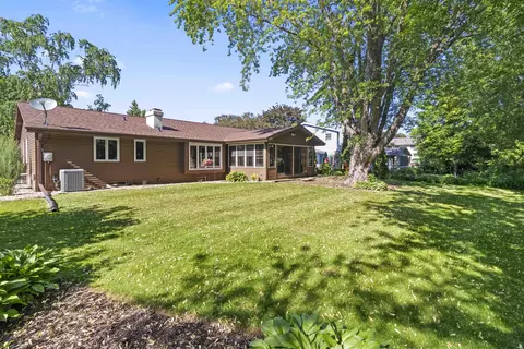 Exterior - 933 E Capitol Dr, Appleton, WI 54911 photo 10 of 11