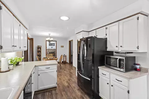 Kitchen - 933 E Capitol Dr, Appleton, WI 54911 photo 4 of 5