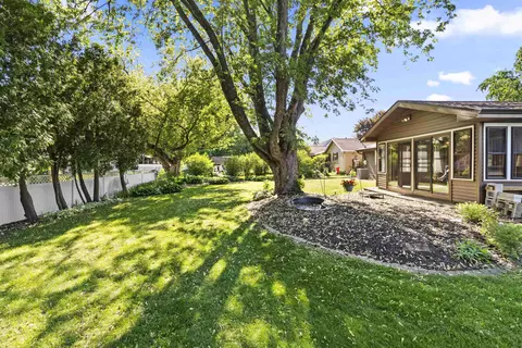 Exterior - 933 E Capitol Dr, Appleton, WI 54911 photo 5 of 11