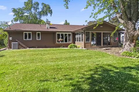 Exterior - 933 E Capitol Dr, Appleton, WI 54911 photo 8 of 11