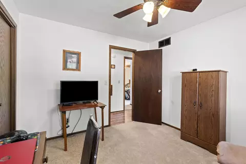 Bedroom - 933 E Capitol Dr, Appleton, WI 54911 photo 8 of 8