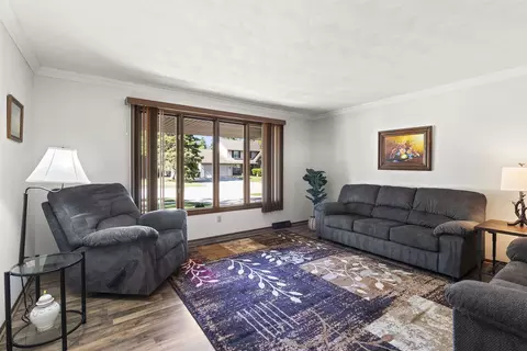 Living - 933 E Capitol Dr, Appleton, WI 54911 photo 1 of 3