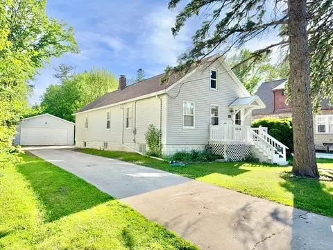 1212 Cass St, Green Bay, WI 54301