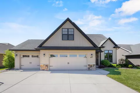 631 Pebblestone Cir, Hobart, WI 54155