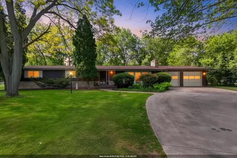 1112 Manitowoc Rd, Menasha, WI 54952