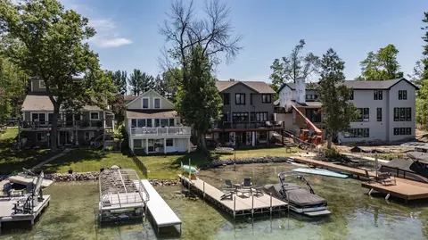 e1396 Grandview Road, Waupaca, WI 54981