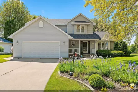 2038 Emerald Dr, Green Bay, WI 54311
