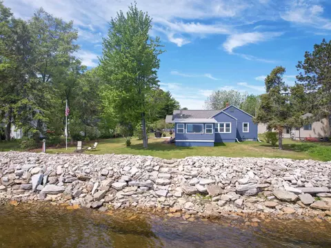 n1420 Shore Drive, Marinette, WI 54143
