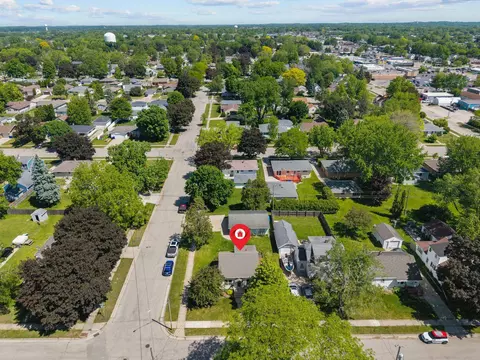 View/Area - 834 W Grant St, Appleton, WI 54914 photo 2 of 8