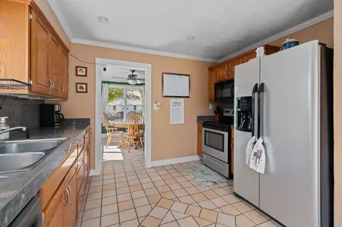 Kitchen - 834 W Grant St, Appleton, WI 54914 photo 3 of 4