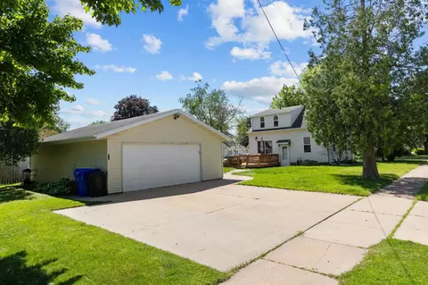 Exterior - 834 W Grant St, Appleton, WI 54914 photo 3 of 13