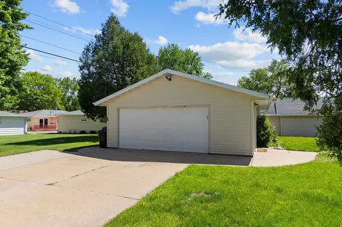 Exterior - 834 W Grant St, Appleton, WI 54914 photo 2 of 13
