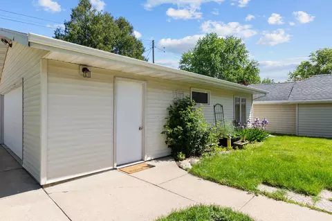 Exterior - 834 W Grant St, Appleton, WI 54914 photo 4 of 13