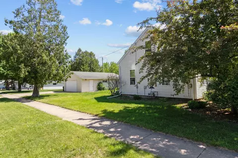 Exterior - 834 W Grant St, Appleton, WI 54914 photo 11 of 13