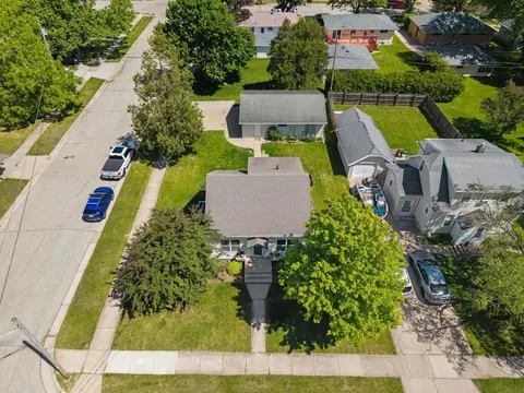 View/Area - 834 W Grant St, Appleton, WI 54914 photo 1 of 8