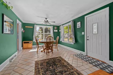 Entry Way - 834 W Grant St, Appleton, WI 54914 photo 1 of 3