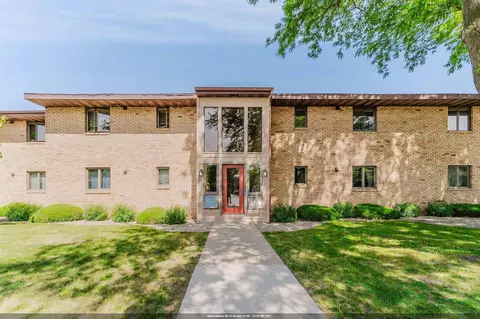 280 N Campbell Rd #C, Oshkosh, WI 54902