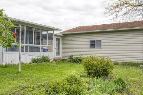 Exterior - 921 W Weiland Ave, Appleton, WI 54914 photo 4 of 4