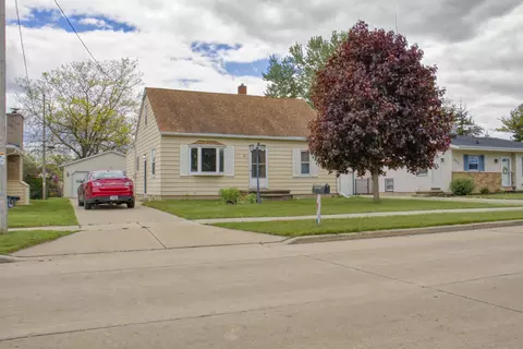 921 W Weiland Ave, Appleton, WI 54914