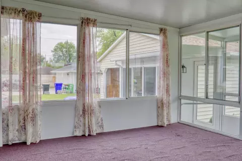 Exterior - 921 W Weiland Ave, Appleton, WI 54914 photo 1 of 4