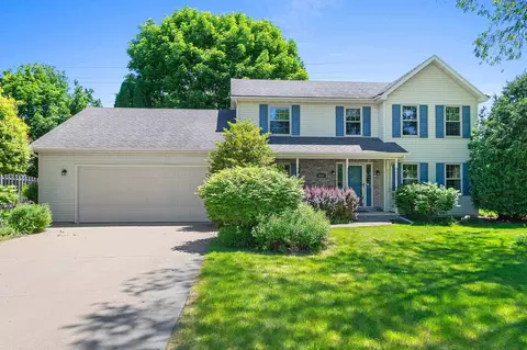 2055 Lynn Dr, Neenah, WI 54956