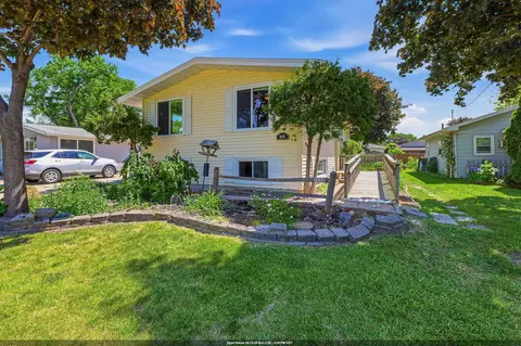 1018 Hawk St, Oshkosh, WI 54902