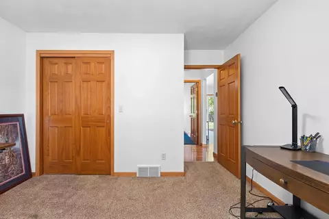 Bedroom - w6034 Paige Way, Appleton, WI 54915 photo 4 of 8