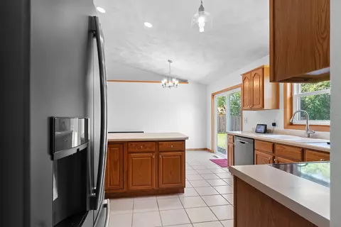 Kitchen - w6034 Paige Way, Appleton, WI 54915 photo 5 of 5