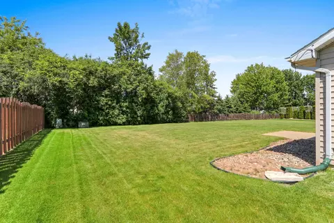 Exterior - w6034 Paige Way, Appleton, WI 54915 photo 5 of 9