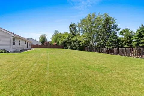 Exterior - w6034 Paige Way, Appleton, WI 54915 photo 8 of 9