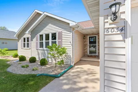 Exterior - w6034 Paige Way, Appleton, WI 54915 photo 2 of 9