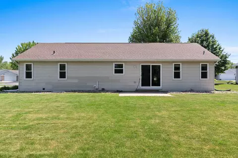 Exterior - w6034 Paige Way, Appleton, WI 54915 photo 3 of 9