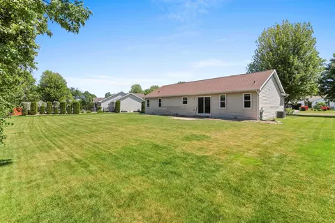 Exterior - w6034 Paige Way, Appleton, WI 54915 photo 6 of 9