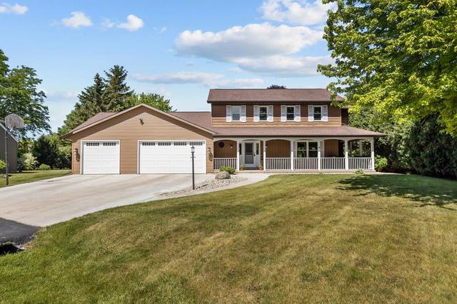 1245 Weatherwood Dr, Neenah, WI 54956