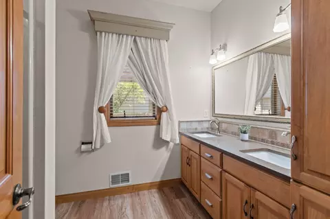 Bath - w5875 Sweet Clover Drive, Appleton, WI 54915 photo 2 of 5