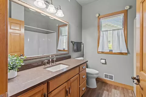 Bath - w5875 Sweet Clover Drive, Appleton, WI 54915 photo 4 of 5