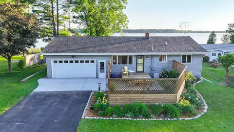 e5654 Waukaunaka Street, Weyauwega, WI 54983