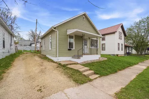 406 W Spring St, New London, WI 54961