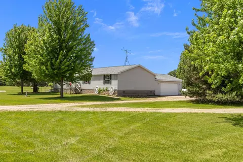 7961 Easy St, Fremont, WI 54940