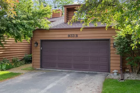 Exterior - 933 E Windfield Pl #B, Appleton, WI 54911 photo 2 of 9