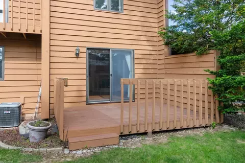 Exterior - 933 E Windfield Pl #B, Appleton, WI 54911 photo 3 of 9