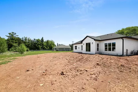 Exterior - 5728 W Spencer St, Appleton, WI 54914 photo 8 of 10