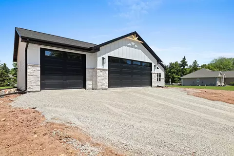 Exterior - 5728 W Spencer St, Appleton, WI 54914 photo 2 of 10