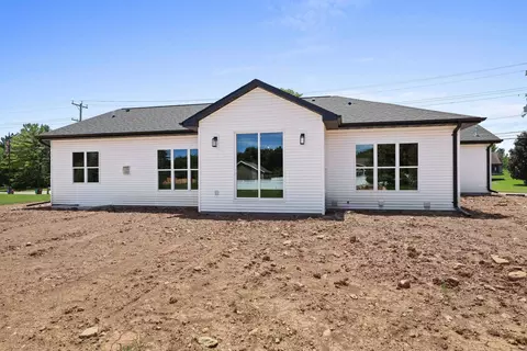 Exterior - 5728 W Spencer St, Appleton, WI 54914 photo 6 of 10