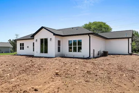 Exterior - 5728 W Spencer St, Appleton, WI 54914 photo 7 of 10