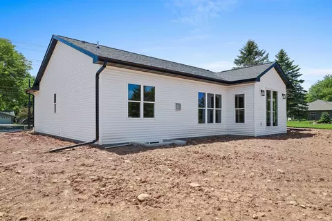 Exterior - 5728 W Spencer St, Appleton, WI 54914 photo 5 of 10
